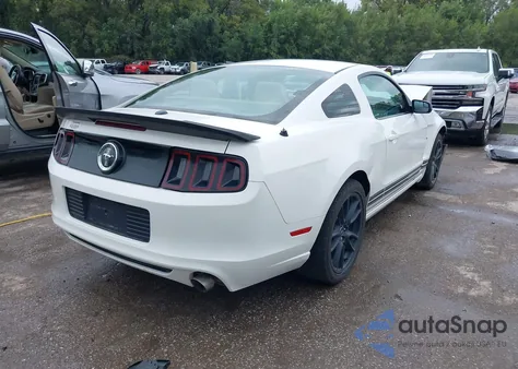 2013 Ford Mustang V6 Premium z USA, uszkodzony, nr VIN 1ZVBP8AM6D5242155